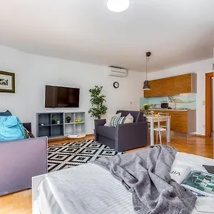 Main Street 2 Apartment Rijeka